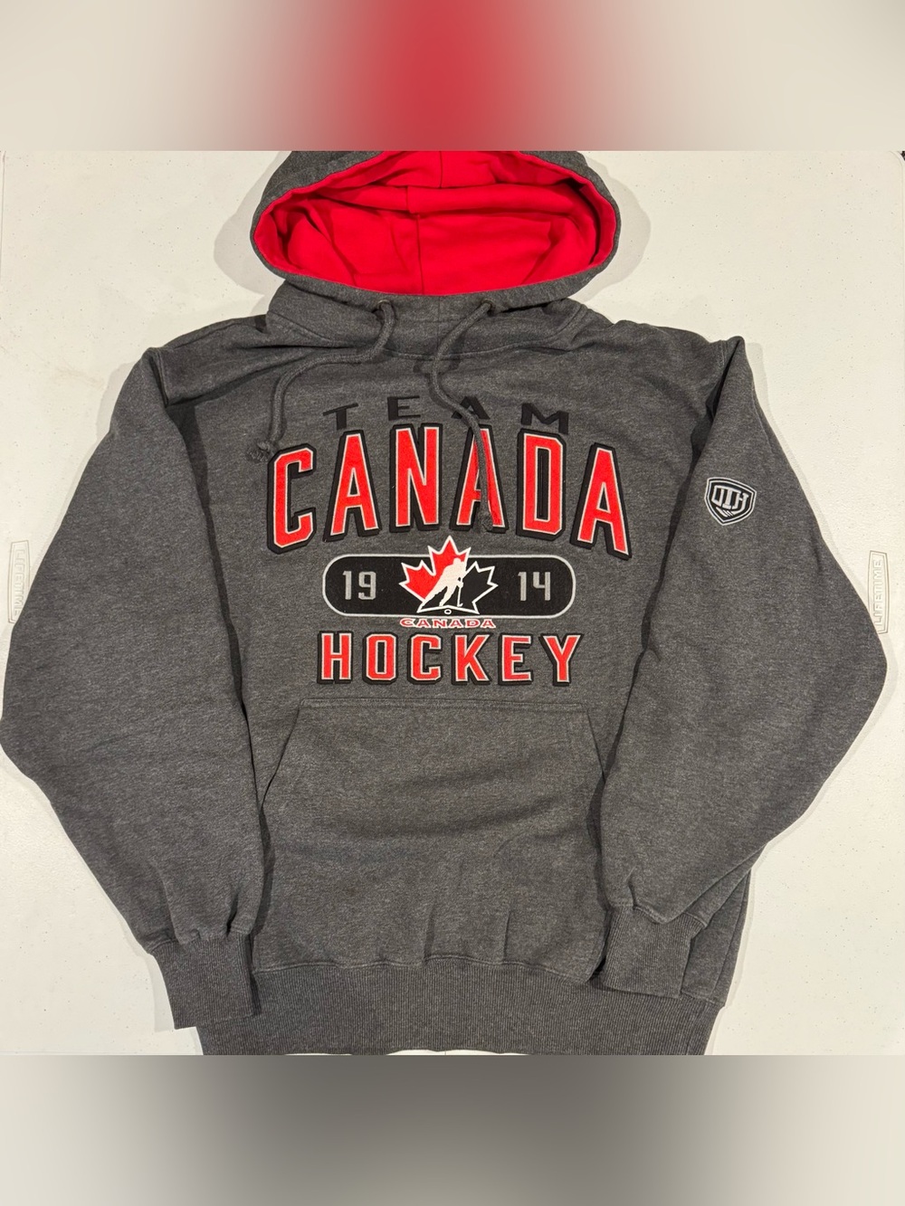 Team Canada Old Time Hockey Hoodie size Large